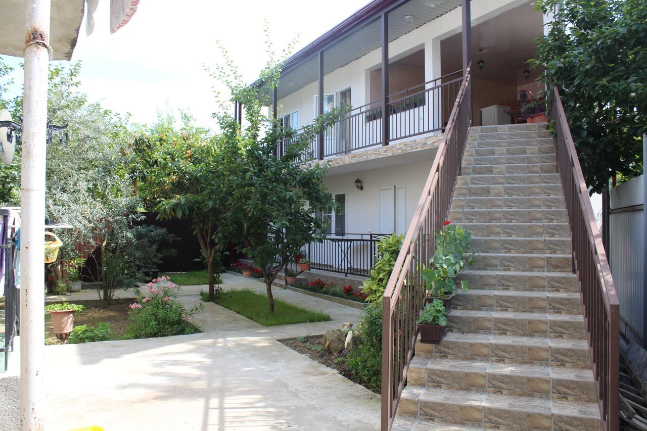 Guest House U Aleny 가그라 외부 사진